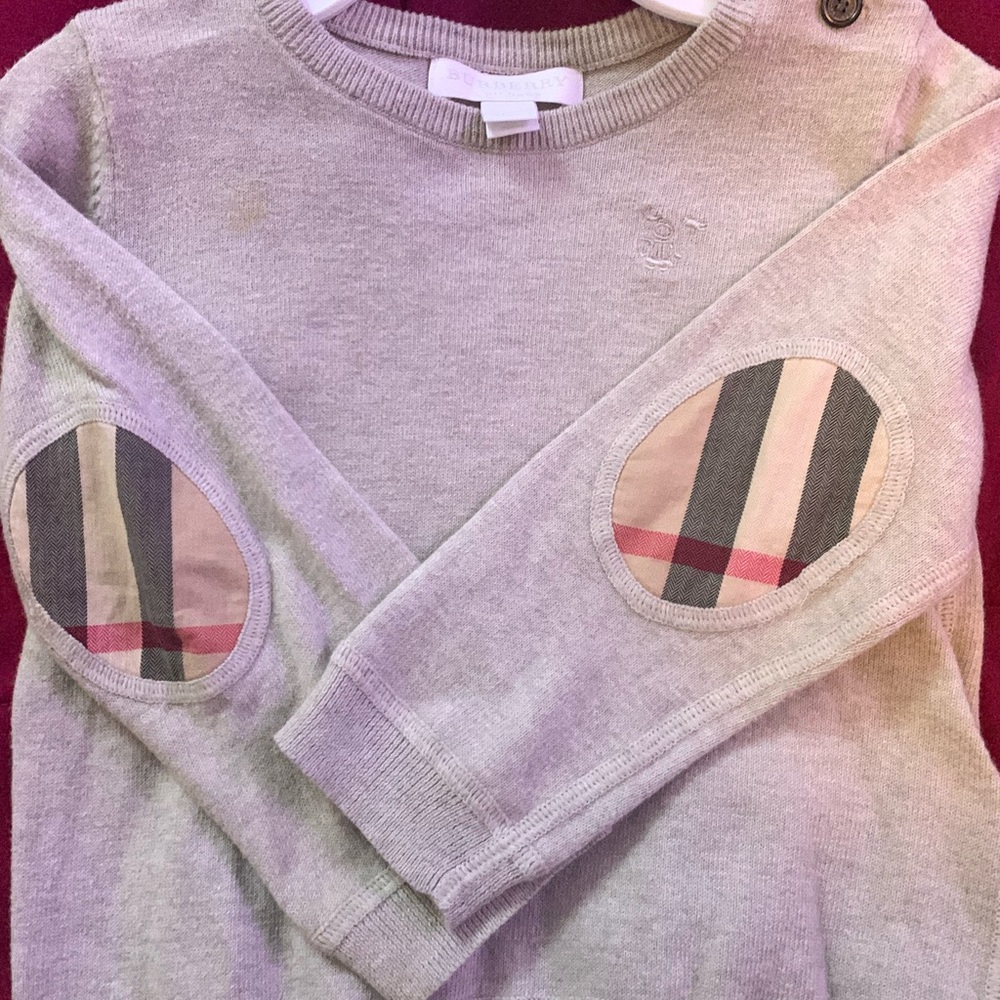 Burberry sweater size 2Y